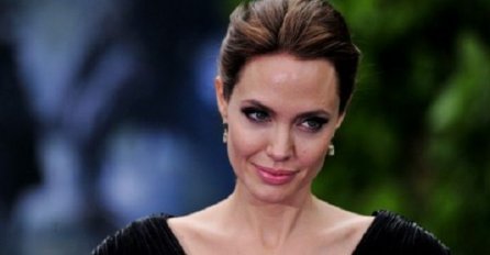 PRIČALO SE DA JE ANGELINA LUDO ZALJUBLJENA: Desila se scena koja razotkriva njeno pravo stanje!