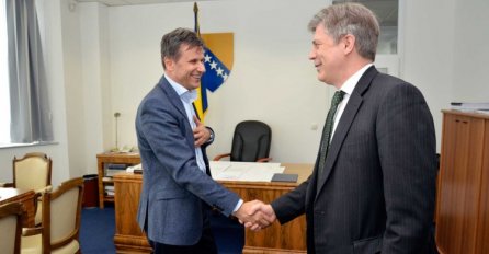 Premijer Novalić sa ambasadorom Wigemarkom