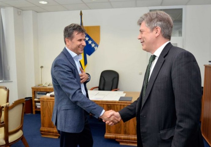Premijer Novalić sa ambasadorom Wigemarkom