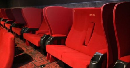 TRAGEDIJA U BIOSKOPU: Muškarac preminuo jer mu se glava zaglavila u sjedištu