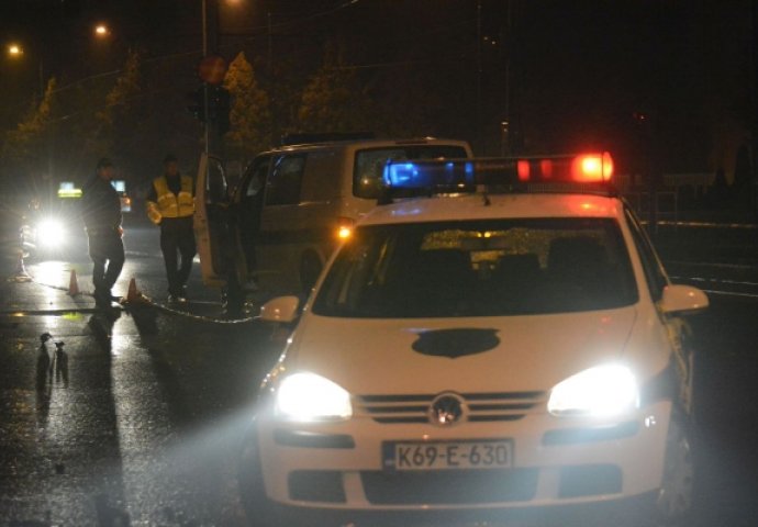 Poginula djevojka u saobraćajnoj nesreći kod Travnika, vatrogasci izvlačili tijelo iz vozila