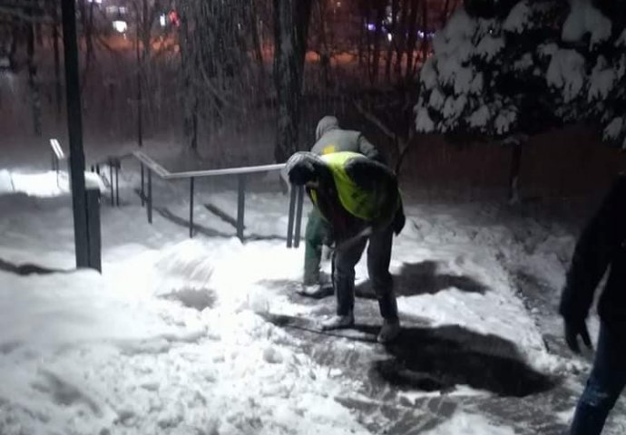Povodom snježnog kolapsa oglasili se iz KJKP "Park": EVO ŠTA POUČUJU GRAĐANIMA!