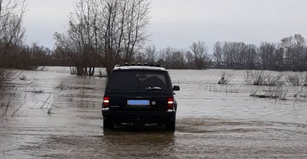 VANREDNO STANJE: Zbog odrona nasipa prijeti izlijevanje Save, nije moguće pristupiti ugroženom području