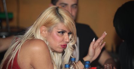 DARA JE POČELA DA PRIČA O KONCERTU, A ONDA SE RASPLAKALA PRED SVIMA: Otkrila je nešto što do sada niko nije znao!