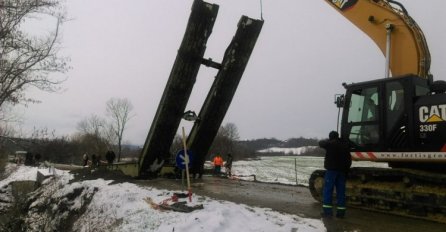 Oružane snage BiH angažovane u odbrani od poplava kod Kozarske Dubice