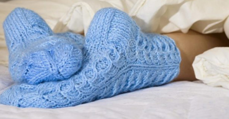 NIJE SVEJEDNO: Evo šta se događa u tijelu kada spavate u čarapama