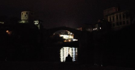 Mostar: Stari most u mraku za budućnost planeta Zemlje