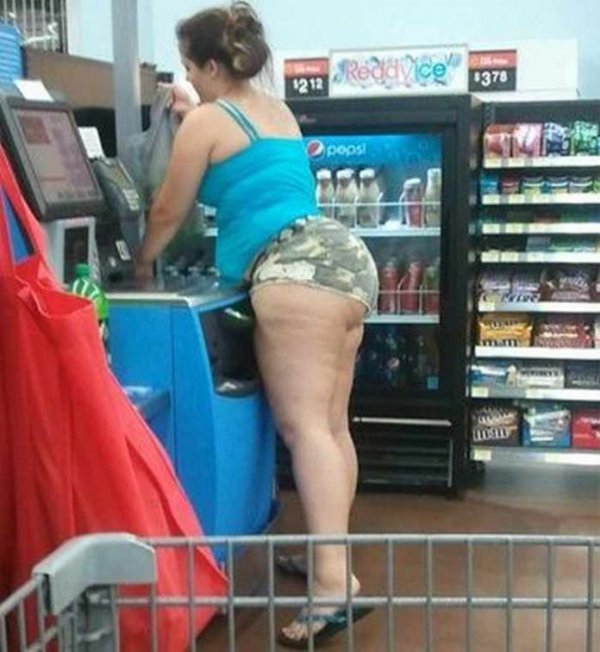 ridiculous-people-of-wal-mart-38-696x757