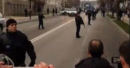 ZAVRŠIO U BOLNICI: Pogledajte kako MARKO ĐURIĆ izgleda nakon što ga je kosovska policija uhapsila (FOTO)