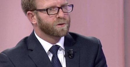 KOSOVSKI POLITIČKI ANALITIČAR HAKI ABAZI ZA NOVI.BA: Ono što se dogodilo jučer je bio dogovoreni spektakl između Tačija i Vučića