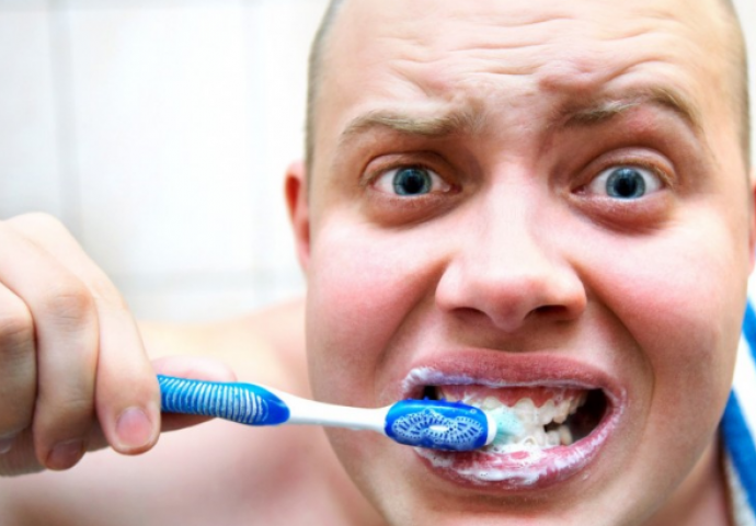 VAŽAN SAVJET: Ne perite zube prečesto, evo i zašto