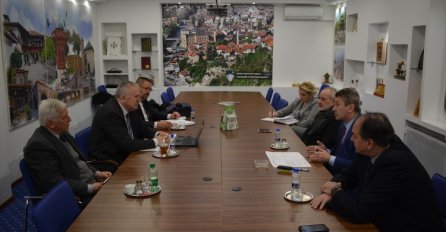 Zatraženo da na minibuskim linijama u Starom Gradu vozi Centrotrans