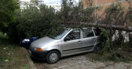 POSLJEDICE NEVREMENA: Jak vjetar pruzročio materijalnu štetu na više lokaliteta u BiH