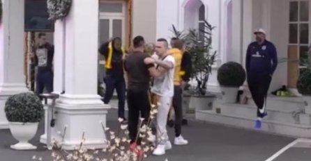 "Hoćeš da te nabodem" Svi skočili da razdvoje Đukića i Boru, uletjelo obezbjeđenje (VIDEO)