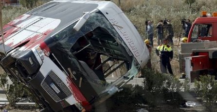 DIREKTAN SUDAR AUTOBUSA: Stravični prizori, POGINULO 15 LJUDI (FOTO)