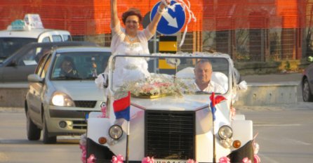 O NJOJ BRUJI REGION: Mirjana iz Jagodine proslavila 30 godina od razvoda, OVAKVO SLAVLJE JOŠ NIJE VIĐENO (FOTO)