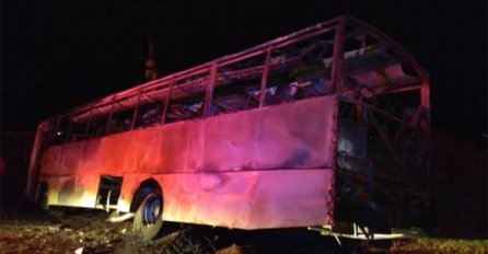 TRAGEDIJA: Bačena bomba na autobus sa rudarima, šestoro izgorjelo do neprepoznatljivosti!