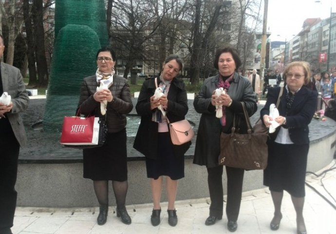 Hiljadu i šesto jedna ruža za sjećanje na djecu ubijenu u opkoljenom Sarajevu