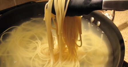 NAJBOLJI UMAK ZA TJESTENINU NA SVIJETU IMA SAMO 3 SASTOJKA: Svi će tražiti da im otkrijete recept (VIDEO)