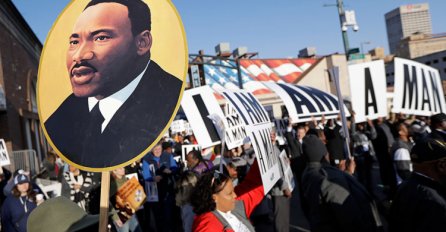 Hiljade ljudi na maršu u čast Martina Lutera Kinga