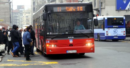 UŽAS U BEOGRADSKOM AUTOBUSU: Ubijao dijete od batina, putnici sklanjali pogled