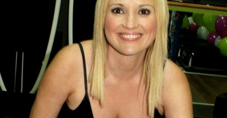 POZNATA PJEVAČICA PROVOCIRA FOTOGRAFIJAMA: Svi su gledali samo u OVO! (FOTO)