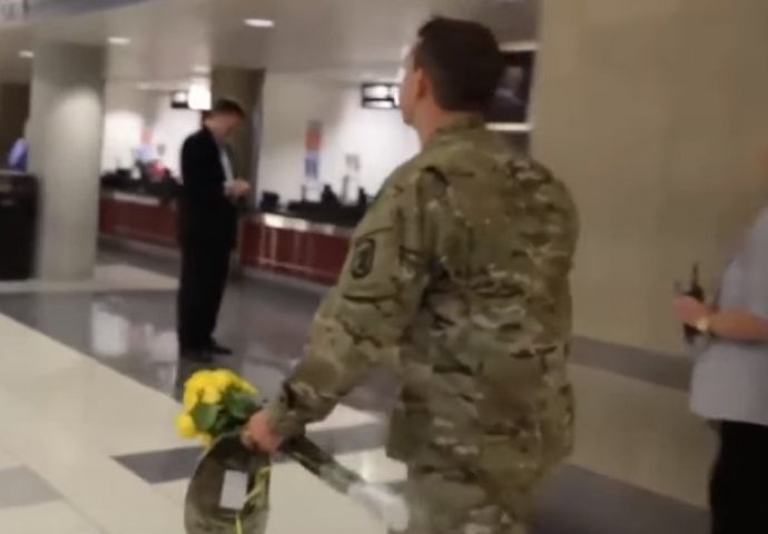 Vojnik je otišao da upozna svoju novorođenu kćerku, KADA JE UŠAO U BOLNICU zaledio se u mjestu! (VIDEO)