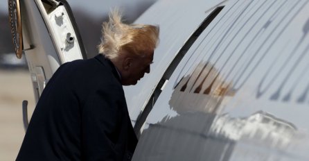 PRIJE NEGO ŠTO JE POLETIO, ODLETJELA U ZRAK JE NJEGOVA KOSA: Ovo je nasmijalo sve prisutne!