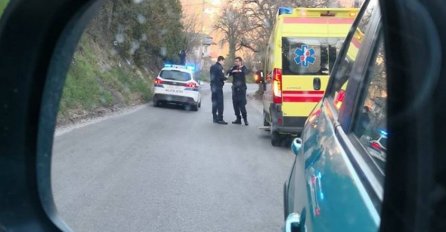 DJEVOJKA JE KRVAVA I NEPOMIČNA LEŽALA NA ULICI: Pomogao joj je samo ON, a onda se OGORČEN oglasio na Facebooku!