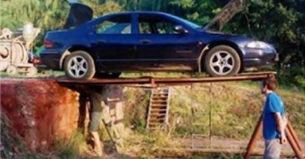 OVE FOTOGRAFIJE SU DOKAZ DA LJUDSKA GLUPOST NEMA GRANICA: Čekajte da vidite broj 17, iskidat ćete se od smijeha!