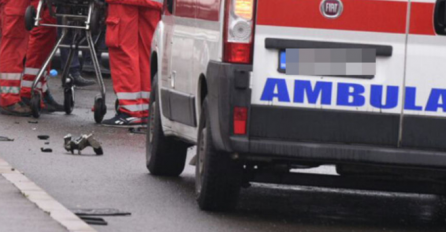 DVIJE NESREĆE ZA POLA SATA: Prevrnuo se automobil u kome su bila dvojica mladića, žena teško povrijeđena