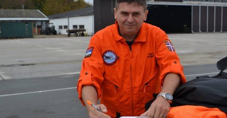 IZA SEBE OSTAVIO ŽENU I SINA: Ovo je pilot iz srušenog aviona koji je danas poginuo na licu mjesta 