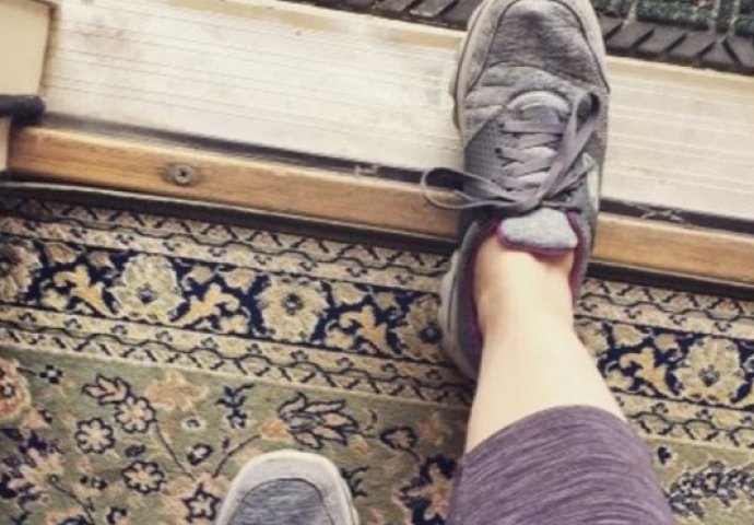 STRUČNJACI UPOZORAVAJU: Hodanje po kući u cipelama je OPASNO, evo i zašto