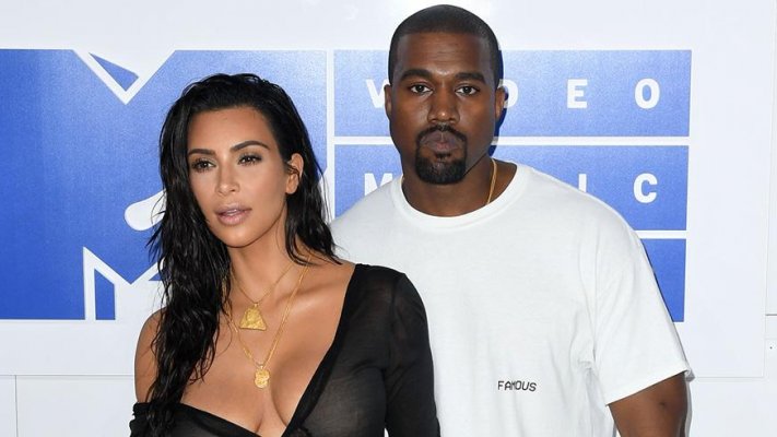 kim-kardashian-kanye-west-red-carpet-mtv-awards