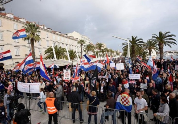 Više hiljada ljudi okupilo se u Splitu protiv Istanbulske konvencije