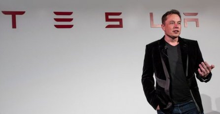 Elon Musk objašnjava zašto i dalje spava na podu fabrike Tesla 