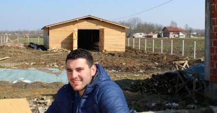 POZITIVNA BIH/Mladi Petar Garača opredijelio se za stočarstvo: Baviti se poljoprivredom nije sramota!