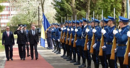 Izetbegović: Čestitam svima onima koji ovu zemlju vole i onima koji su je branili