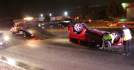 HITNO PREVEZEN U BOLNICU, GLUMAC DOŽIVIO SAOBRAĆAJNU NESREĆU: Automobil mu se od siline udarca prevrnuo!