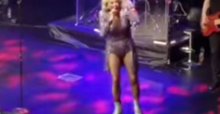  LEPA BRENA OBORILA SVE S NOGU: Folk diva na turneji po Americi iznenadila sve ovim potezom a tek kad je zapjevala 