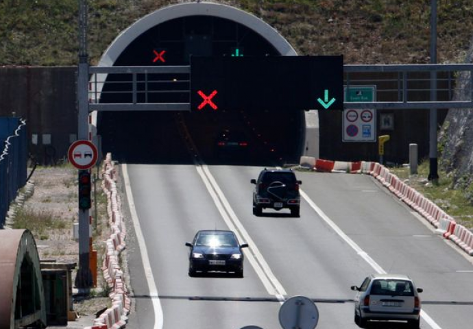 Horor na autocesti kod tunela: Izgubila kontrolu nad autom i vlastitu kćer odvela u smrt, majka joj je teško povrijeđena