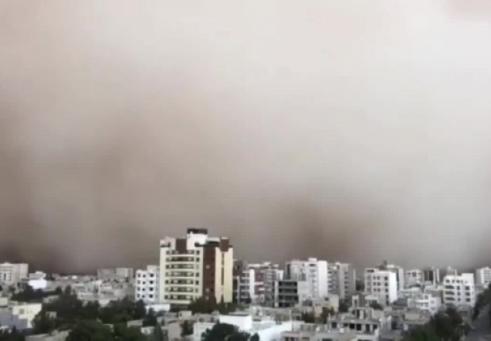 KAO DA JE SUDNJI DAN: Oluja progutala grad za nekoliko minuta, APOKALIPTIČNI PRIZORI (VIDEO)