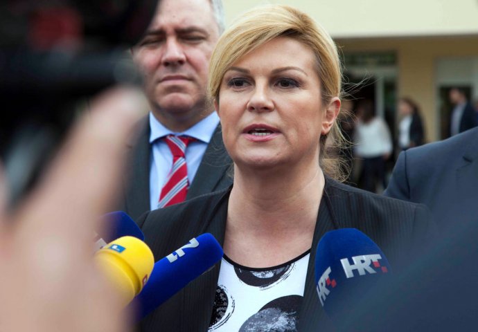 Grabar-Kitarović: Ako je Šešelj gazio zastavu, treba biti adekvatno kažnjen