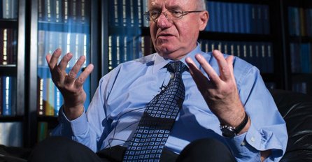 NAKON INCIDENTA OGLASIO SE I ŠEŠELJ: 'Tu zastavu ćemo i dalje paliti i gaziti'