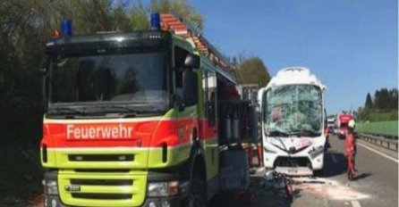 TEŽAK UDES: Ima povrijeđnih, vatrogasci izvlačili ljude (FOTO)