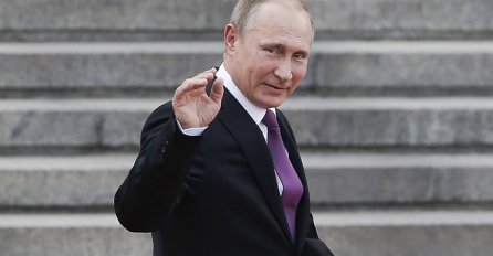 Zvrtjet će vam se u glavi kad čujete za koliko je prodana PUTINOVA OLOVKA u Francuskoj!