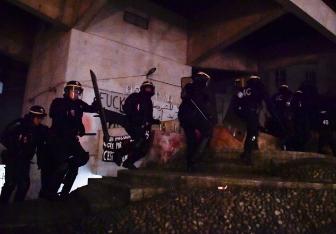 100 STUDENATA NA PROTESTIMA: Policija evakuirala pariski univerzitet