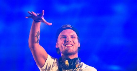 SVOJIM PJESMAMA PREDOSJETIO SMRT: Oglasile se njegove bivše djevojke, pa izazvale bijes kod Aviciijevih obožavatelja!