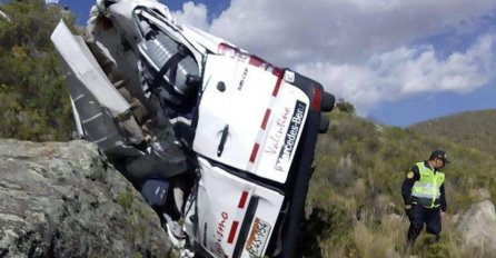 TRAGEDIJA: U slijetanju minibusa puta poginule dvije osobe, više povrijeđenih! (UZNEMIRUJUĆI VIDEO)