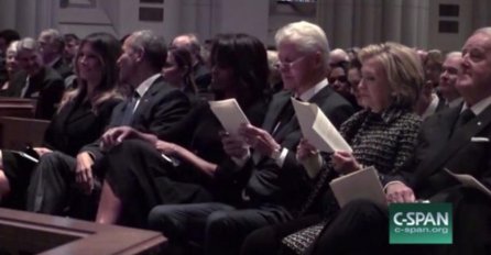 MELANIA I OBAMA SU SJEDILI JEDNO DO DRUGOG: A onda je on USPIO nešto što Trumpu RIJETKO polazi za rukom!